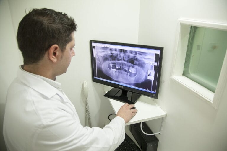 Jak czytać wyniki prób wątrobowych? Kluczowe parametry w diagnostyce